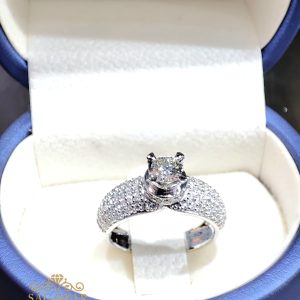 Round Brilliant Shape Diamond Ring for Lady
